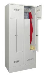 Kleiderschrank als Z-Schrank mit Sockel